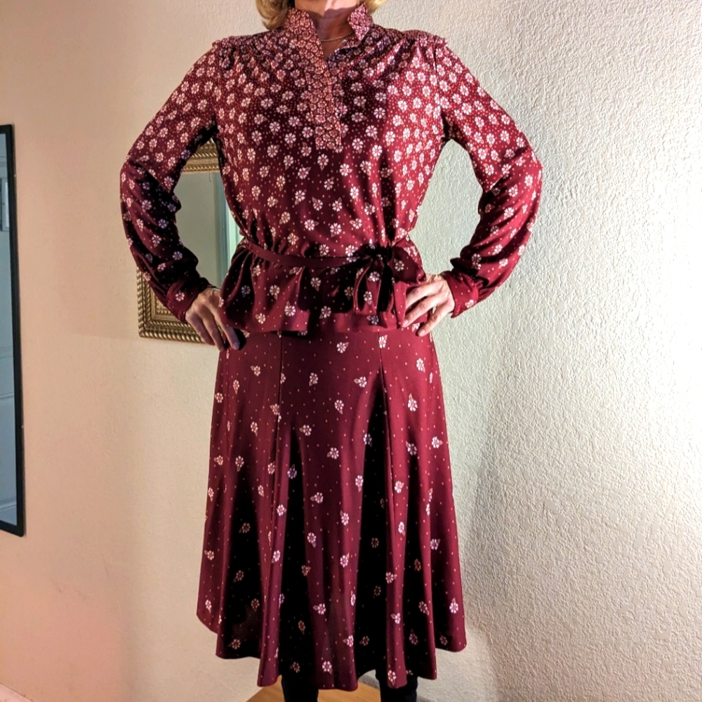 Vintage Liz Roberts, Inc skirt set burgundy cream Size 8 skirt size 12 blouse